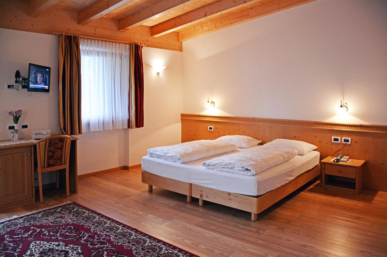 Hotel Resa Blancia San Vigilio Di Marebbe Exterior foto